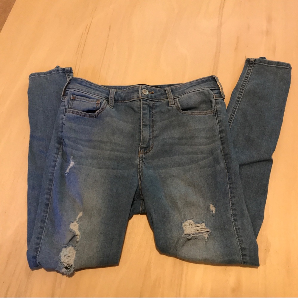 High rise crop skinny hollister jeans!